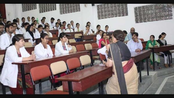 Mbbs Class தமிழ்நாட்டில் ஆகஸ்ட் 21-ல் MBBS கலந்தாய்வு… 19 ல் தரவரிசை பட்டியல் ...