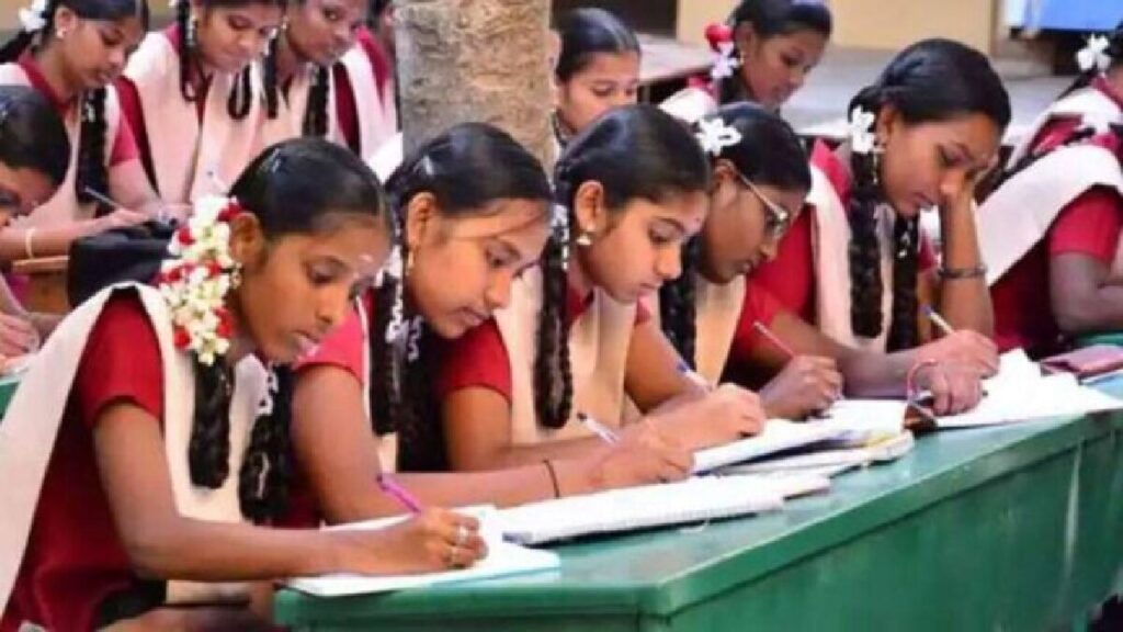 பிளஸ்-2 தேர்வு முடிவுகள் வெளியீடு… அரியலூர் அசத்தல்… மாவட்ட வாரியான தேர்ச்சி விவரம்!